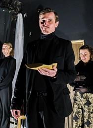 Divadlo Feste: Jak chutná moc