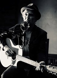 ArtCafé: Paul Batto Trio (SLO/CH/CZ)