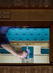 PREFABY: Soudružky s kroužky