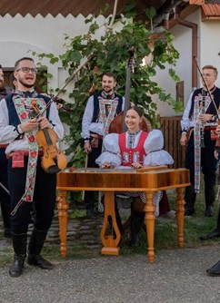 CM Širúch // Ponava