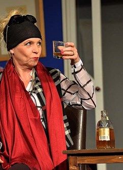 Do ložnice vstupujte jednotlivě / DS Háta