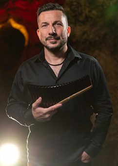 Petr Tomeček / Panova flétna na zámku 