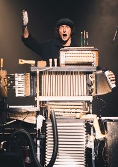 TEATRO MATITA: Charms je vinen