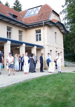 GALAVEČER