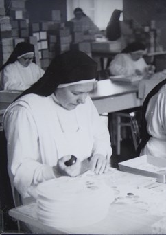Proměny postavení řeholnic od Akce K do roku 1989