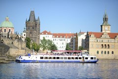 Plavba v podzimních barvách