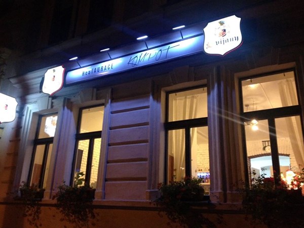 Restaurace Kompot - Tachovské náměstí 3