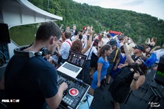 Electro Swing Boat