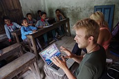 Ladislav Zibura - Pěšky mezi buddhisty a komunisty