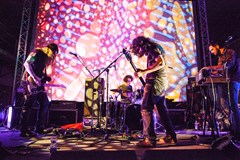 White Manna (USA) + guest