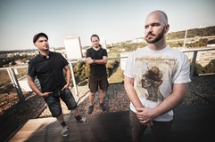 Uneven Structure (Fra) a Voyager (Aus)