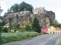 Chata pod Hradem, Sloup v Čechách