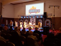 ABBA Revival se skupinou ABBACZ