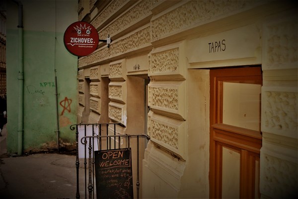 Ježkovy Voči Tapas Bar