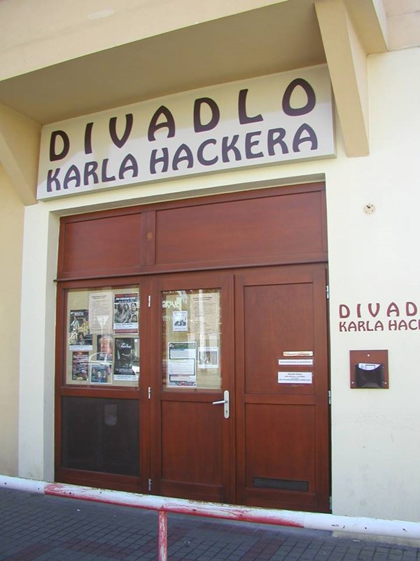 Divadlo Karla Hackera