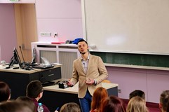 Cesta k sobě pomocí Ayahuascy, Pobytu ve tmě a Sebereflexe