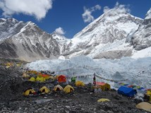 Sama na treku do základního tábora Everestu (Praha)