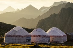 Kyrgyzstán - země koní a Nebeských hor