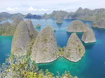 Raja Ampat - cesta do neznáma - Wayag / Tomáš Merta