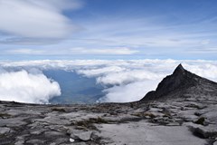 Borneo – od Lovců lebek až po právo Šaría (Marek Kovář)