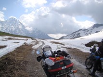 Gruzie, aneb na motorkách z Pěčíkova na Kavkaz a zpět