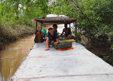 Vietnam - V deltě Mekongu na rybářské loďce