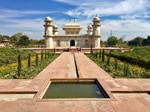 ONLINE: Jak Titan a Inzulín přežili měsíc v Indii