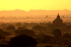 ONLINE: Barma - země Buddhů - Tomáš Kubeš 