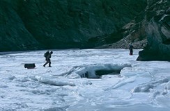 ONLINE: Po zamrzlé řece do nitra Himálaje (Martin Mykiska)