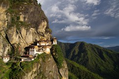 ONLINE: Bhútán - poslední Šangri-La (Michal Thoma)