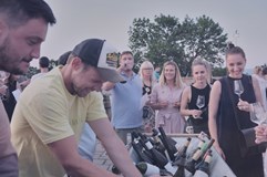 Mladí vinaři v Žardánu