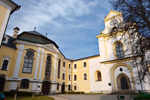 Bazilika Nanebevzetí Panny Marie a sv. Mikuláše