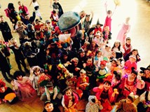 Velikonoční karneval divadla Koráb