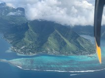 Promítání fotek z Francouzské Polynésie u sklenky