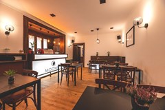 Mooney Café & Bar, Hradec Králové