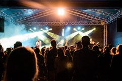 Trocha Klidu & Brixtn - Tour 2023, + Byt číslo 4