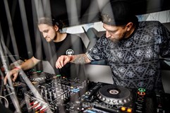 CASTLE DNB RAVE