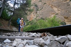 17 600 km vlakem s miminem za polární kruh