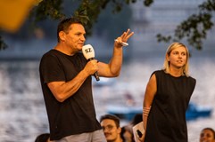 Vlevo dole