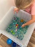 Sensory play s Ájou