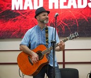 Vadym Krasnooky, frontman kapely MAD HEADS