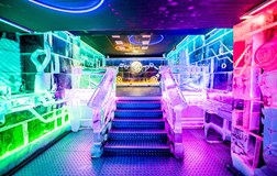 PRVNÍ STUDENTSKÁ PÁRTY V KARLOVÝCH LÁZNÍCH