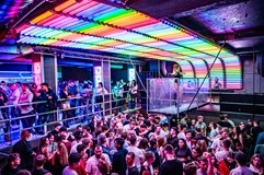 PRVNÍ STUDENTSKÁ PÁRTY V KARLOVÝCH LÁZNÍCH