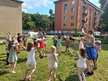 Karnevalová show s Pomněnkou a Rubínkou