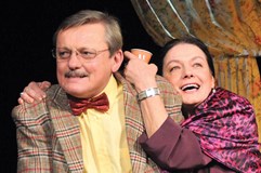 Eric Assous: PŘÍBUZNÉ SI NEVYBÍRÁME