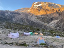 Výstup na Kilimandžáro za 6 dní / Švarc, Králová, Levý