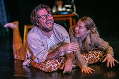 Atatürkiáda: mezi mešitou a diskotékou