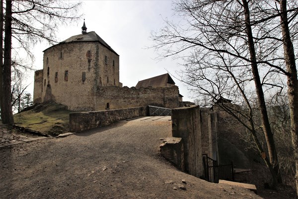 Hrad Točník – nádvoří
