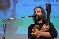 MOUDROST SRDCE - Vipul Rikhi
