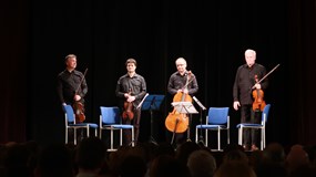 ABBA a Beatles den před Silvestrem